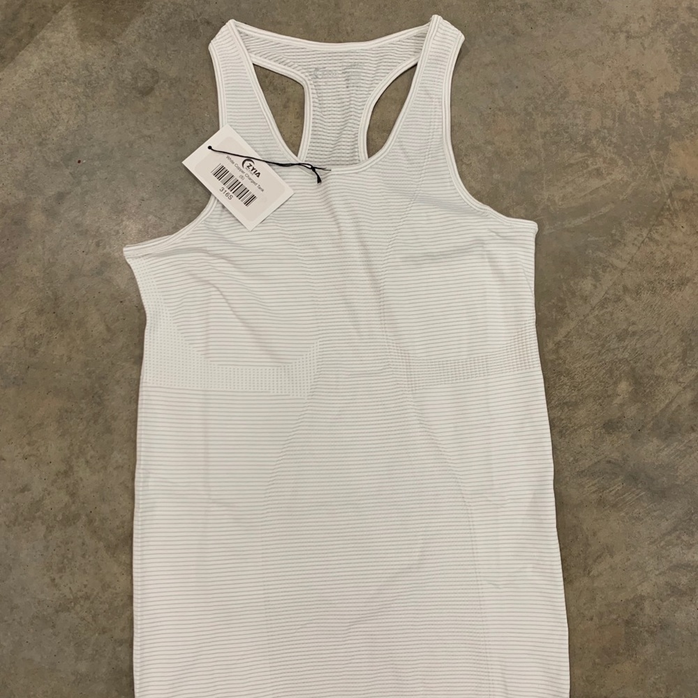 Zyia white copper charged tank